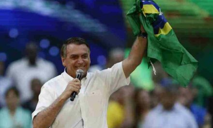 Brésil : Bolsonaro lance sa candidature à la réélection face à Lula