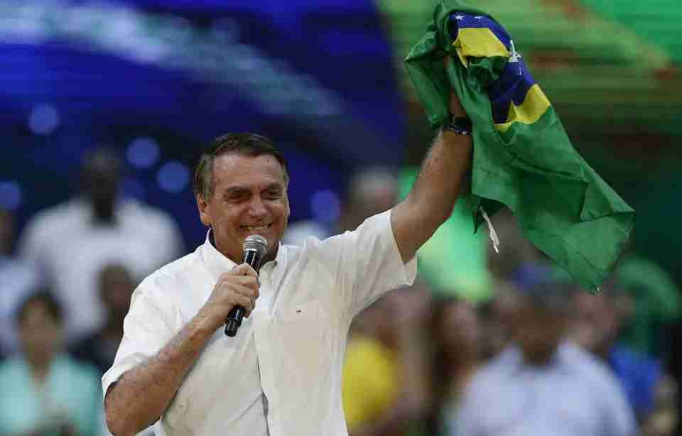 Brésil : Bolsonaro lance sa candidature à la réélection face à Lula