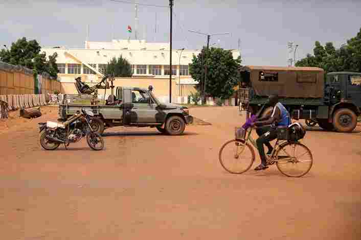 Burkina Faso : le chef de la junte démis de ses fonctions, annoncent des militaires à la télévision