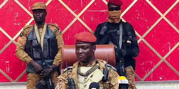 Coup d’État au Burkina Faso : les raisons de la chute du putschiste Paul-Henri Damiba.